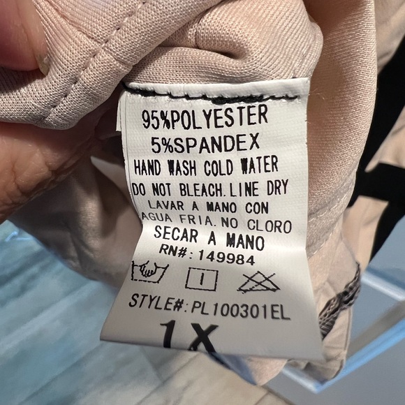 Plus size 1X long sleeve dress - Picture 4 of 5